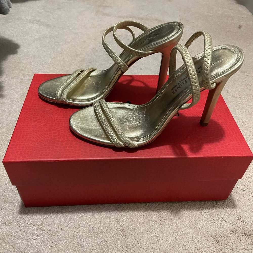 Donald Pliner Open Toe Ankle Strap Classic Pumps